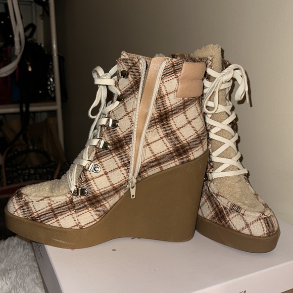 Jessica simpson maxwell plaid combo wedge boots. - Picture 8 of 10